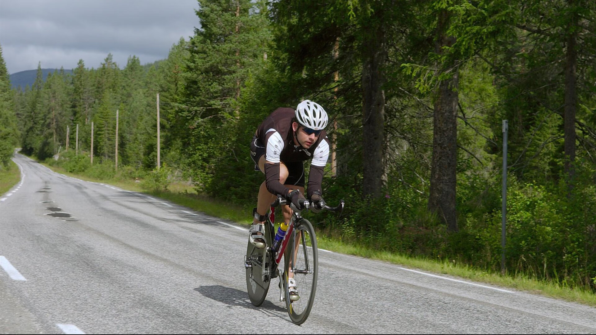 北欧风暴席卷温布利，瑞典队轻取英格兰，张本智和刷新纪录的双重震撼