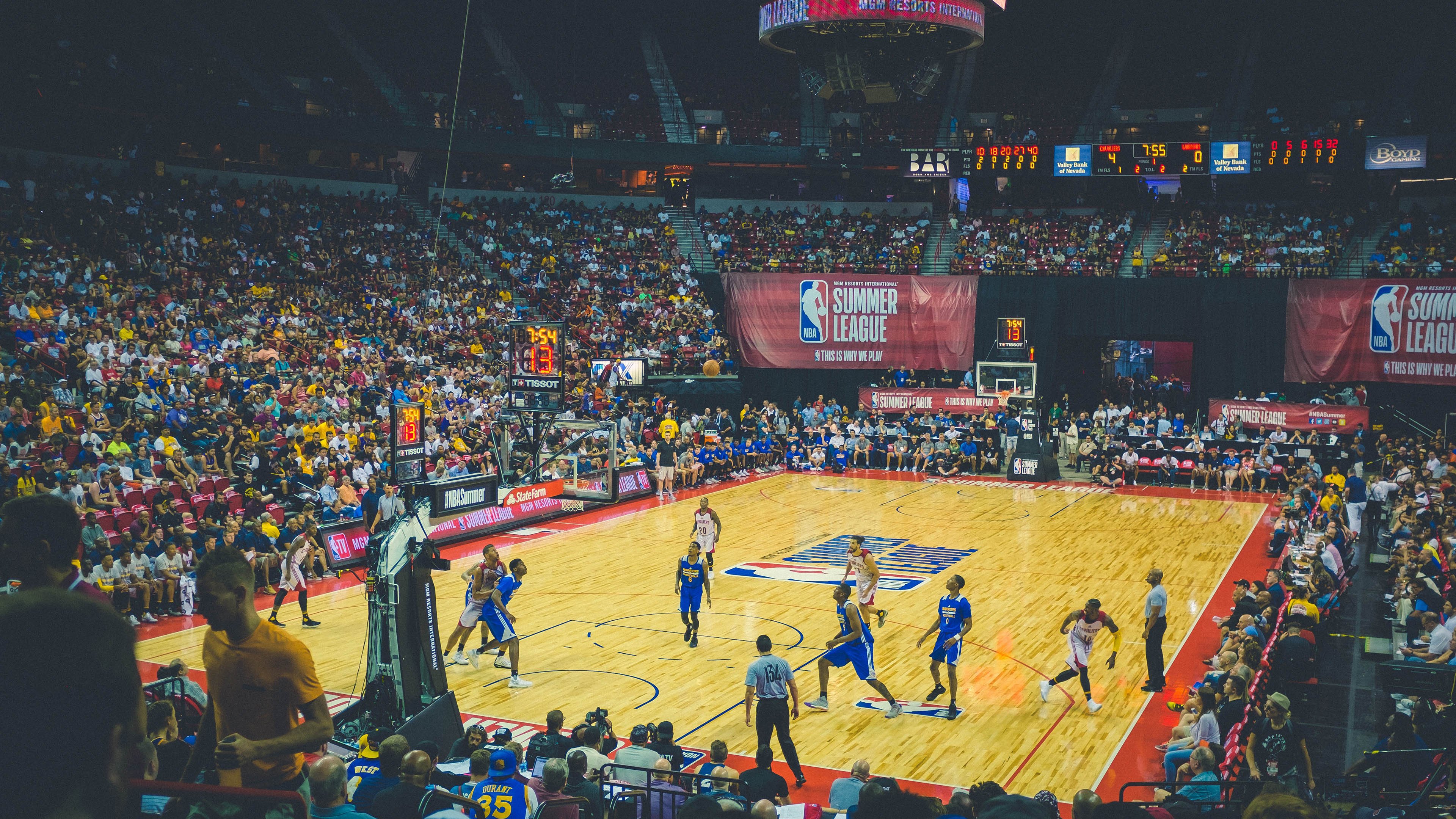 从墨尔本到伦敦，德约科维奇如何用拉沃尔杯的烈焰，重燃澳网后的赛场灵魂